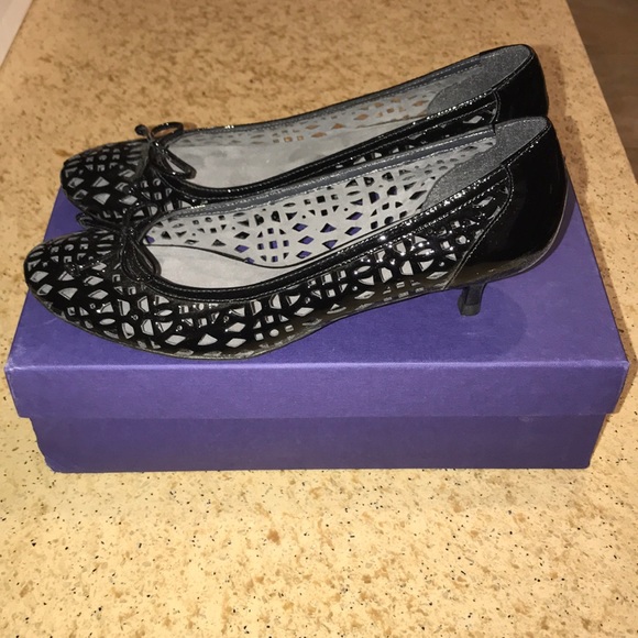 Stuart Weitzman Black Patent - Picture 2 of 3